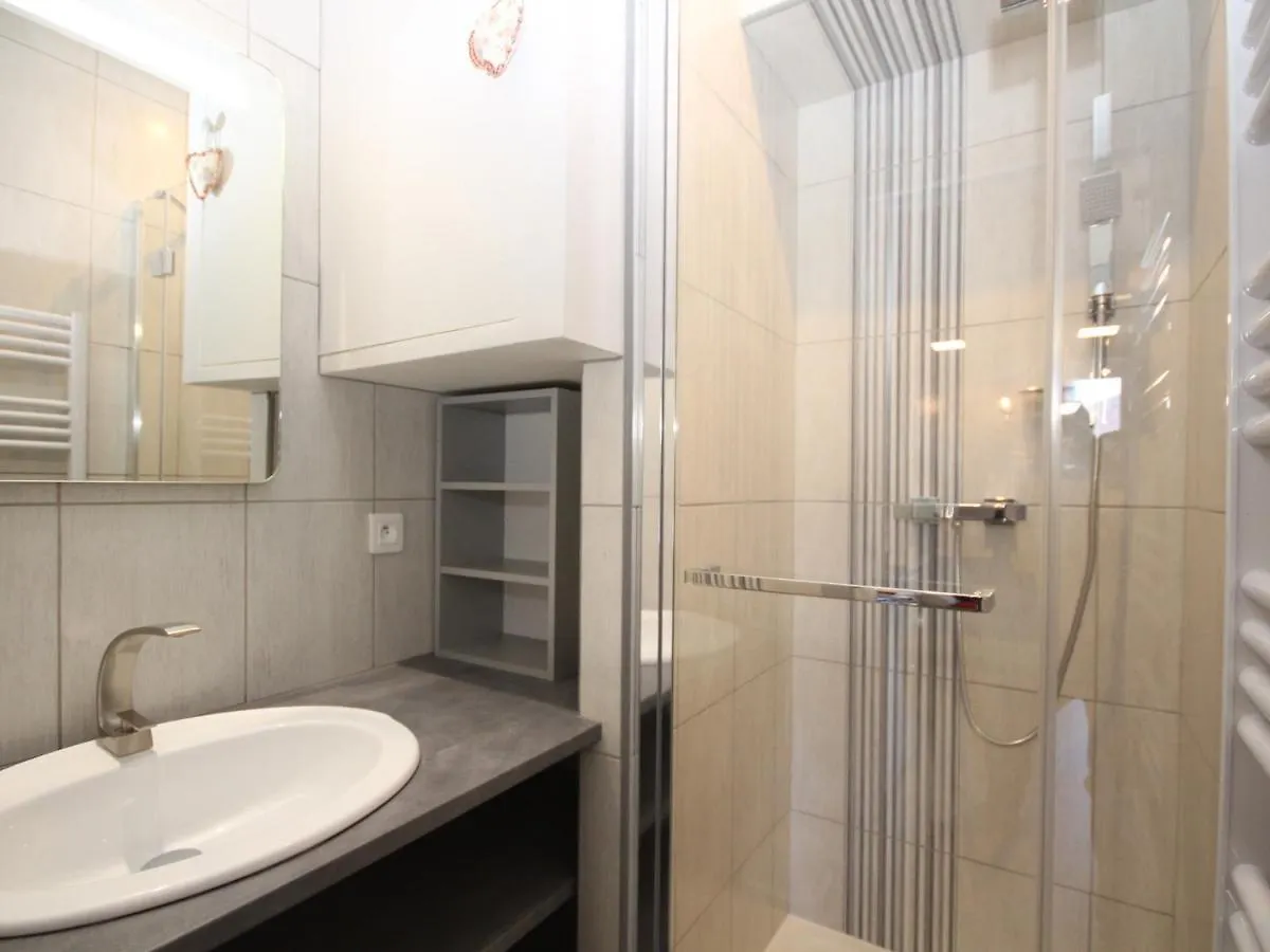 Mont-Dore : Studio Centre Avec Ascenseur - 2 Pers - Cuisine Equipee - Fr-1-608-103 0*, Le Mont-Dore France